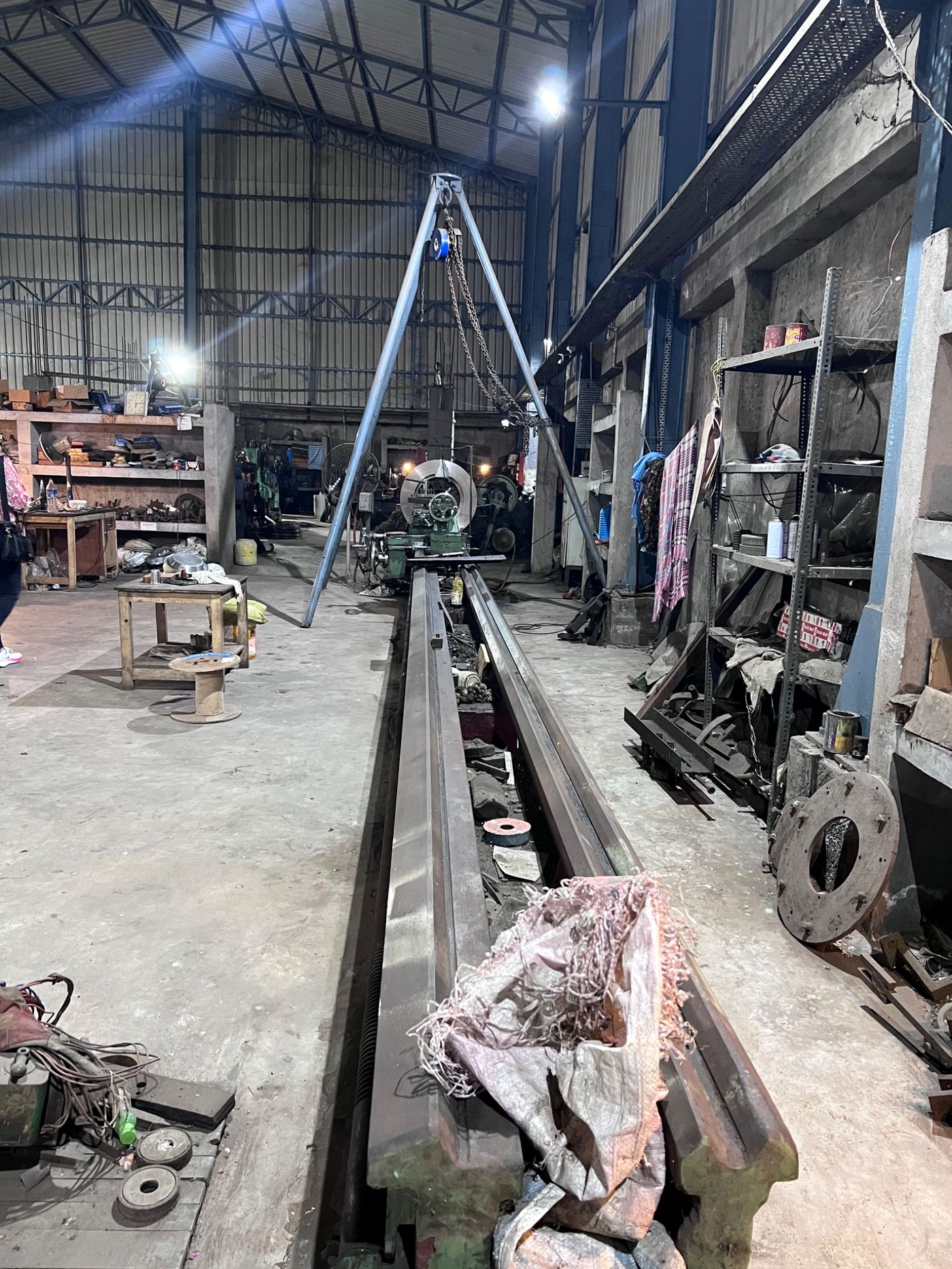 Long bed machining and lifting arrangement inside IndoTech workshop